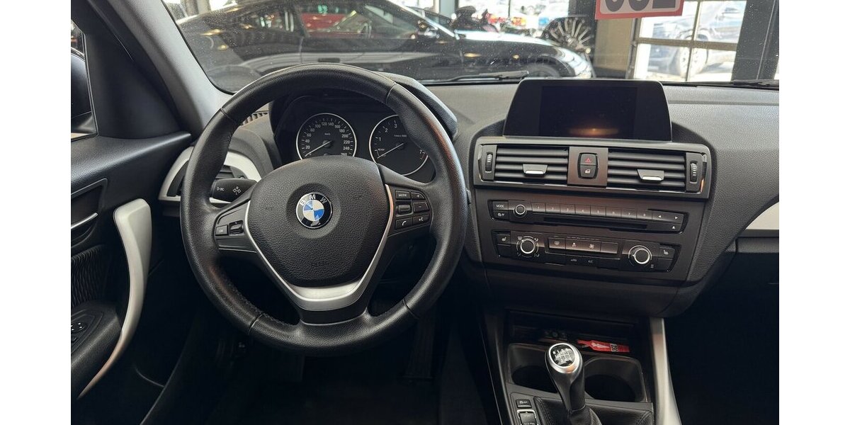 BMW 116i Navigation Sitzheizung BT PDC 111.610 km 8.220 &euro; Lich 35423