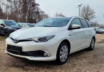 Toyota Auris 114.133 km 11.980 &euro; Zwickau 08056