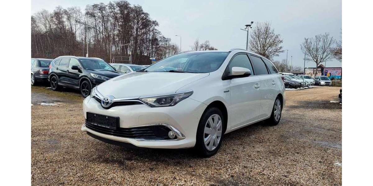 Toyota Auris 114.133 km 11.980 &euro; Zwickau 08056
