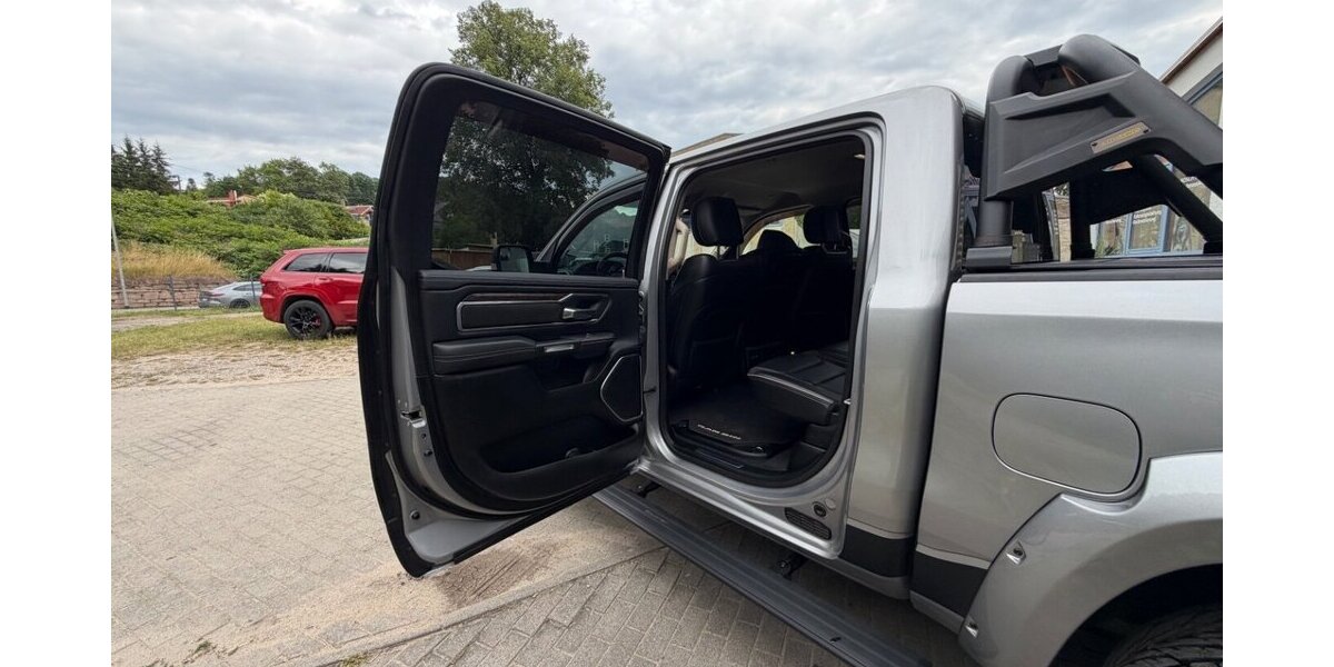 Dodge RAM 1500 Hemi Laramie4x4