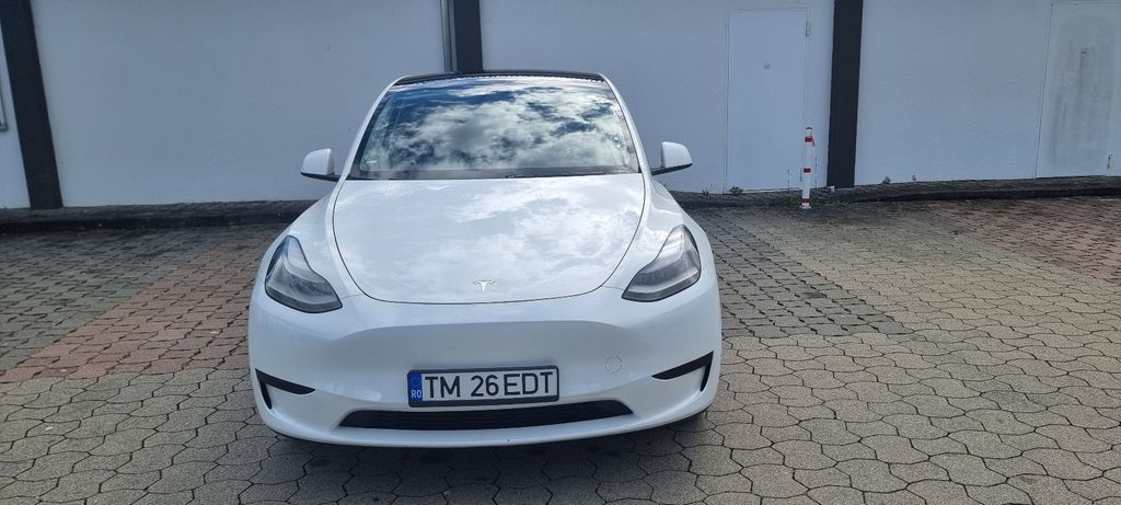 Tesla Model Y 29.500 km 32.450 &euro; Böblingen 71034