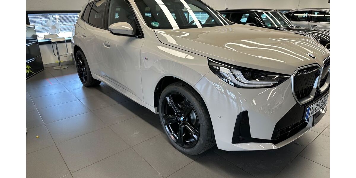 BMW X3 12.700 km 53.900 &euro; München 80335