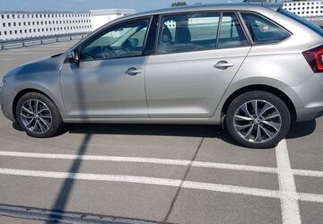 Skoda Rapid 67.600 km 12.990 &euro; Berlin 13435