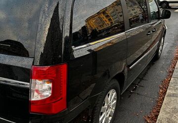 Chrysler Voyager 159.000 km 13.990 &euro; Berlin 10551