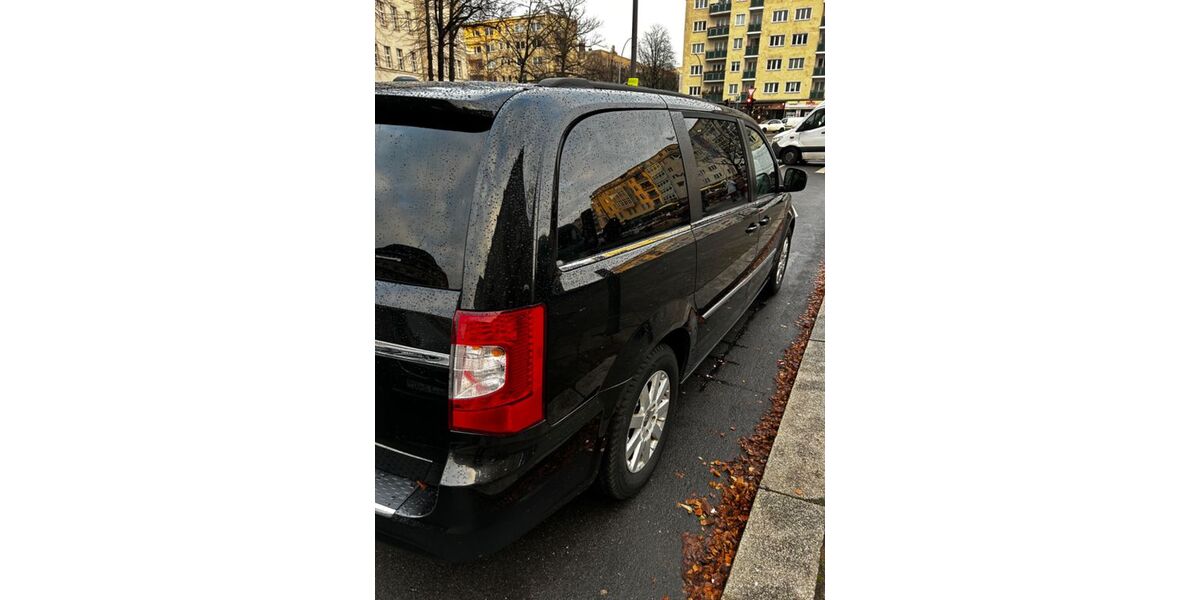 Chrysler Voyager 159.000 km 13.990 &euro; Berlin 10551