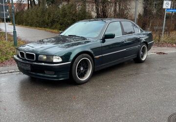 BMW 735 270.000 km 5.900 &euro; München 81671