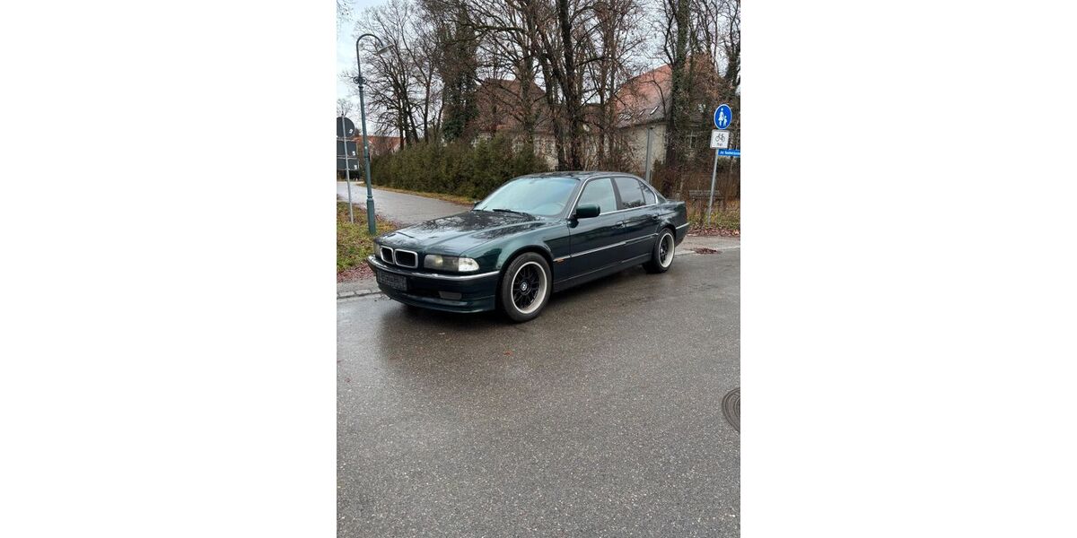 BMW 735 270.000 km 5.900 &euro; München 81671