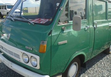 Toyota Hiace 58.000 km 24.950 &euro; Wildau 15745