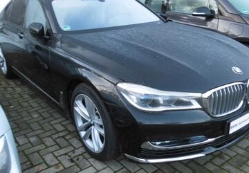 BMW 750 111.513 km 33.750 &euro; Berlin 12439