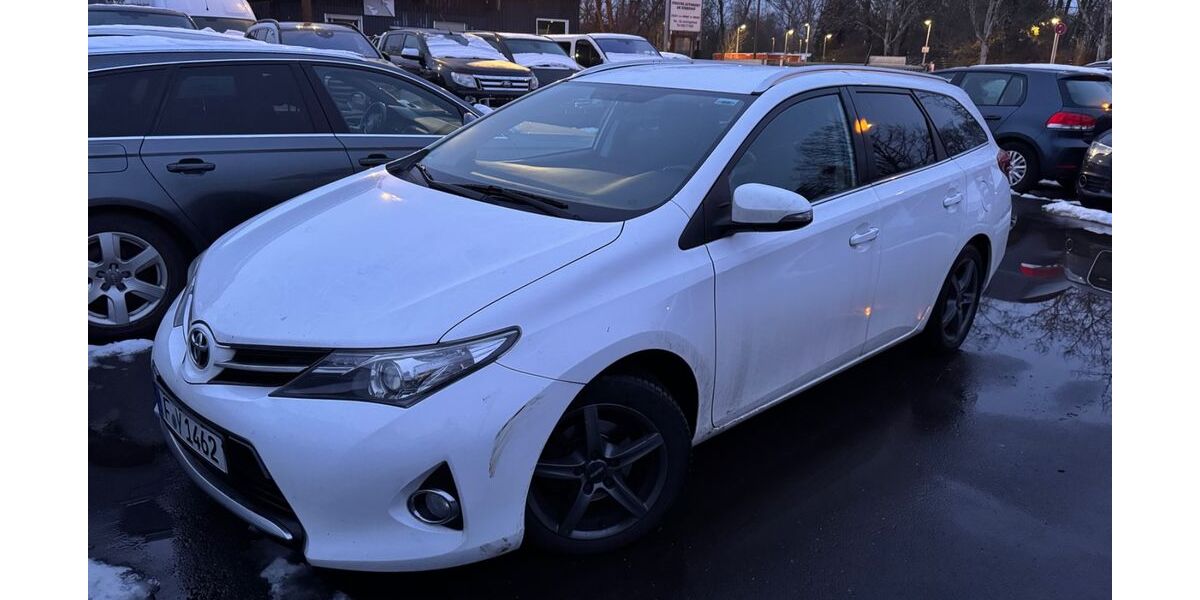 Toyota Auris 185.800 km 8.999 &euro; Frankfurt 60486