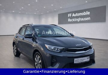 Kia Stonic 14.590 km 14.199 &euro; Recklinghausen 45661