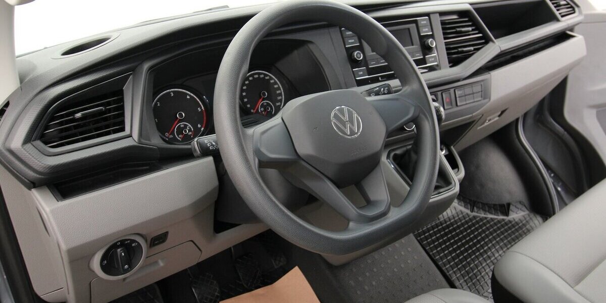 VW T6.1 Transporter Kombi lang 2.0 TDI 9-SITZER+AHK 146.949 km 28.900 &euro; Hagenow 19230