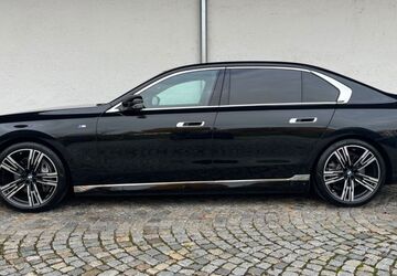 BMW i7 6.770 km 103.900 &euro; München 81245