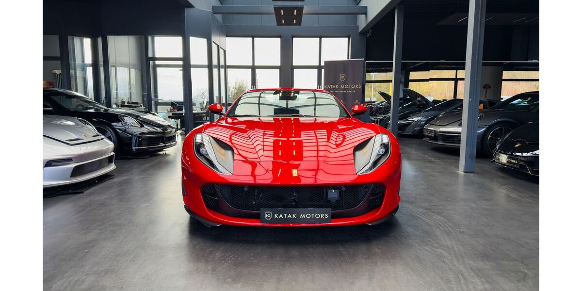 Ferrari 812 14.287 km 429.900 &euro; Bielefeld 33647