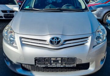 Toyota Auris 106.000 km 5.990 &euro; Mühlheim am Main 63165