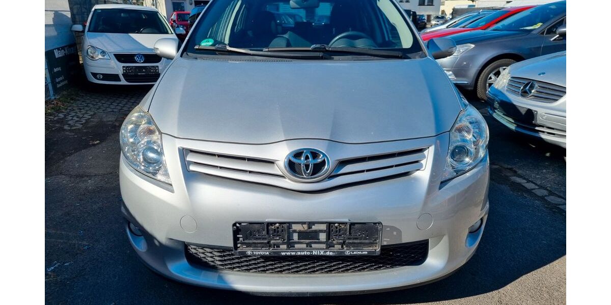 Toyota Auris 106.000 km 5.990 &euro; Mühlheim am Main 63165