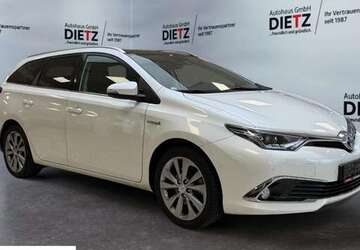Toyota Auris 88.500 km 14.990 &euro; Wildau 15745