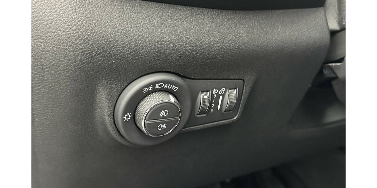 Jeep Compass 1.5L S Mild-Hybrid 48V FWD LED 360 Cam 31.150 km 21.890 &euro; Lich 35423
