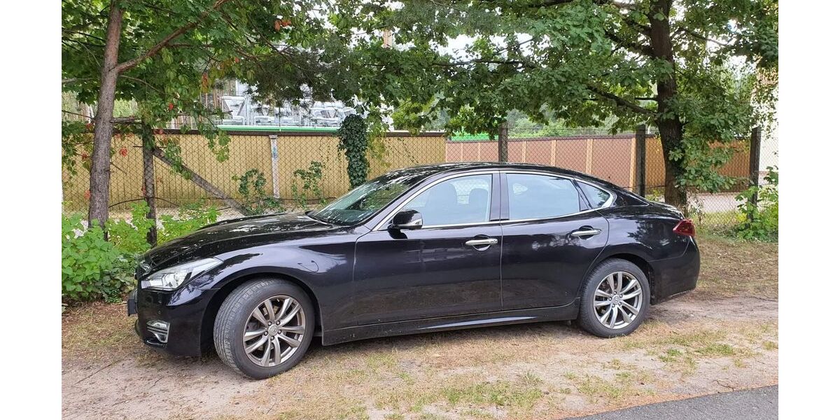 INFINITI Q70 148.000 km 14.000 &euro; Königs Wusterhausen 15711