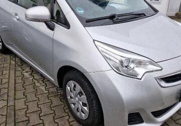 Toyota Verso-S 104.800 km 7.990 &euro; Hirschaid 96114