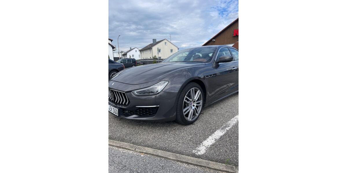 Maserati Ghibli 166.000 km 21.500 &euro; Essenbach 84051