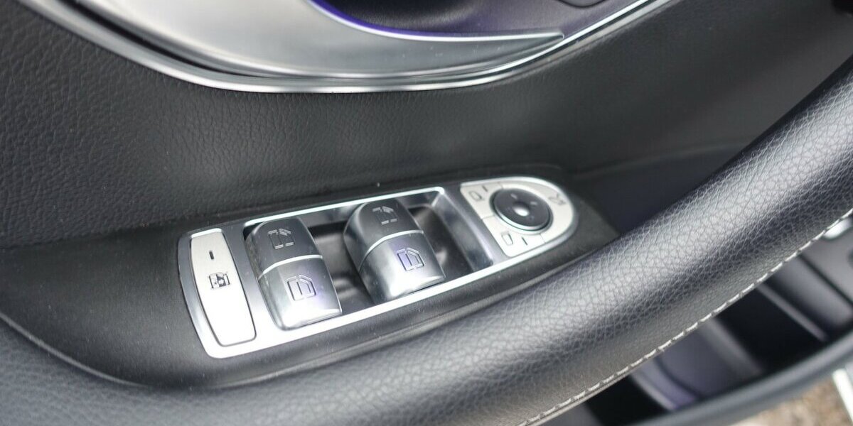 Mercedes-Benz E 220 d 4Matic Avantgarde Leder AHK eGHSD 8x Alu 71.000 km 25.950 &euro; Neumarkt/OPf 92318