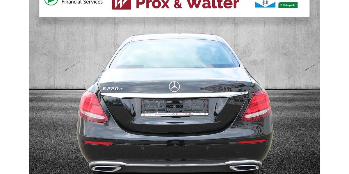 Mercedes-Benz E 220 d Avantgarde NAVI+LED+KAMERA+STANDHEIZUNG 29.693 km 36.900 &euro; Hagenow 19230