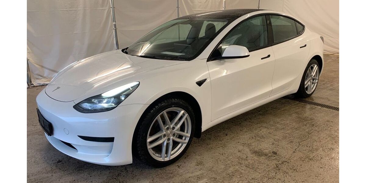 Tesla Model 3 48.406 km 29.150 &euro; Steinbach-Hallenberg OT Herges-Hallenberg 98587