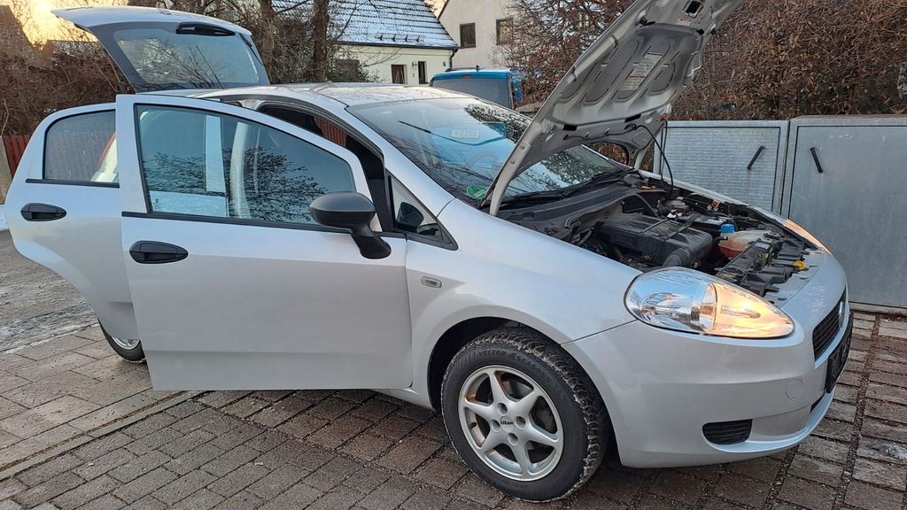 Fiat Grande Punto 54.000 km 3.799 &euro; München 81737