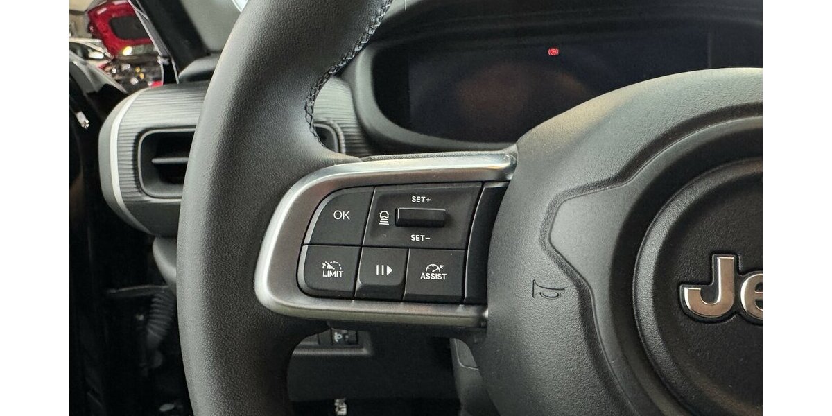 Jeep Avenger 1.2 Altitude Kamera JBL Soundsystem 55.570 km 16.320 &euro; Lich 35423