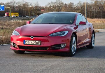 Tesla Model S 298.011 km 19.999 &euro; Roth 91154