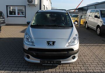 Peugeot 1007 108.457 km 2.650 &euro; Euskirchen 53879