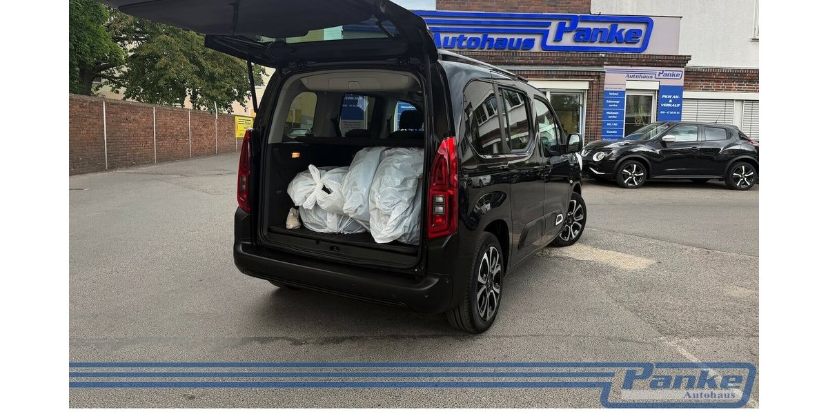 Citroen Berlingo Shine M 130*Pano*SHZ*DAB*NAV*KEYL.*TotW 87.475 km 15.890 &euro; Berlin 13187