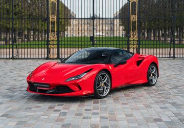Ferrari F8 14.300 km 289.900 &euro; Paris 75007