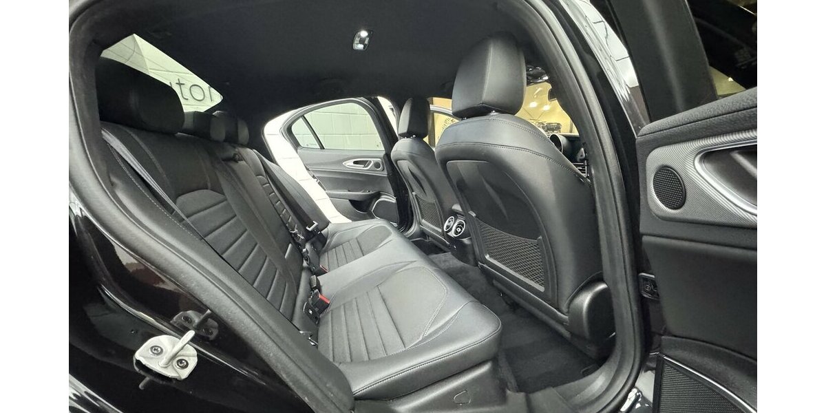 Alfa Romeo Giulia 2.0 Sprint Turbo 16V Xenon Leder Carplay 23.400 km 29.890 &euro; Lich 35423