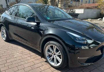 Tesla Model Y 45.125 km 39.450 &euro; Groebenzell 82194