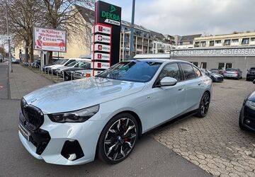 BMW 540 7.950 km 73.990 &euro; Köln 50969