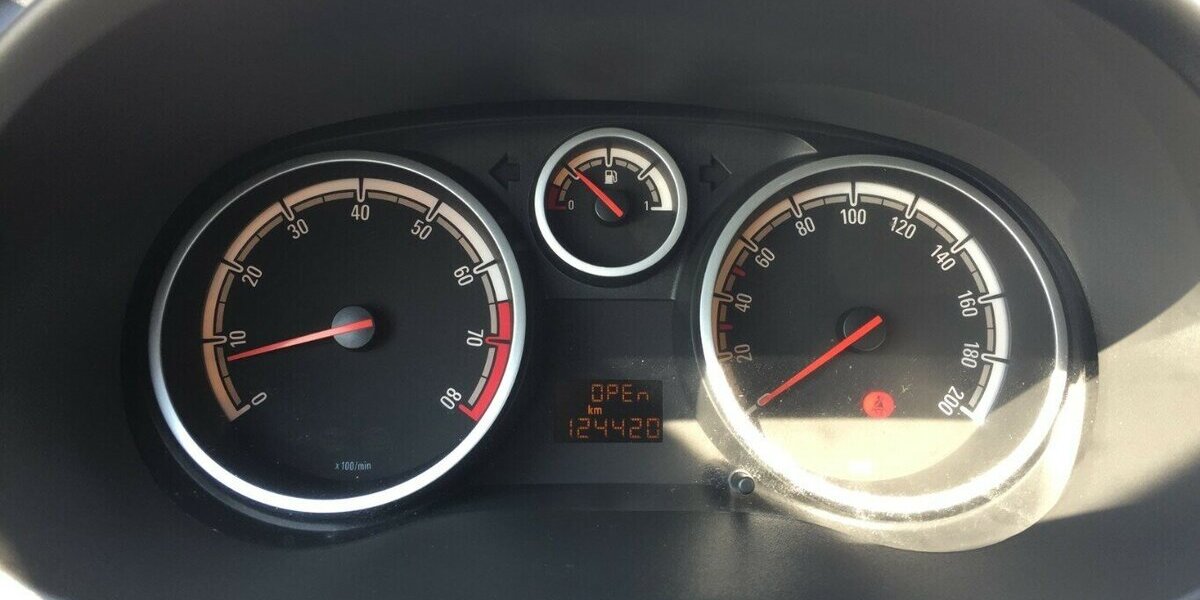 Opel Corsa Edition,Klima,Alu,el.Fh. usw.! 124.000 km 4.750 &euro; Himmelkron 95502