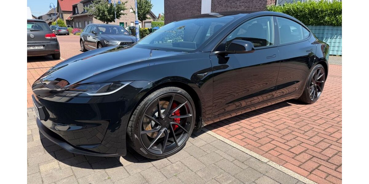 Tesla Model 3 8.680 km 49.990 &euro; Duisburg 47178