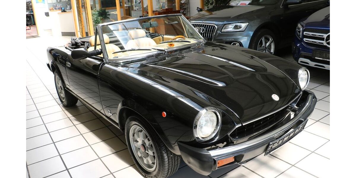 Fiat 124 Spider 155.093 km 18.500 &euro; Großefehn 26629
