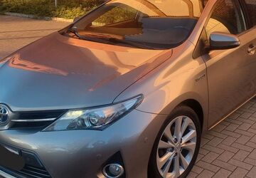 Toyota Auris 173.000 km 9.500 &euro; Berlin 12489