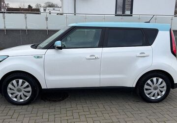 Kia Soul 32.019 km 8.900 &euro; Salzgitter-Lebenstedt 38226