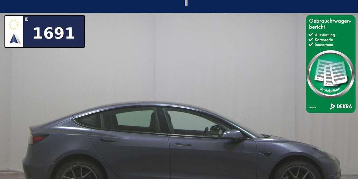 Tesla Model 3 121.215 km 25.680 &euro; Gyhum/Bockel 27404