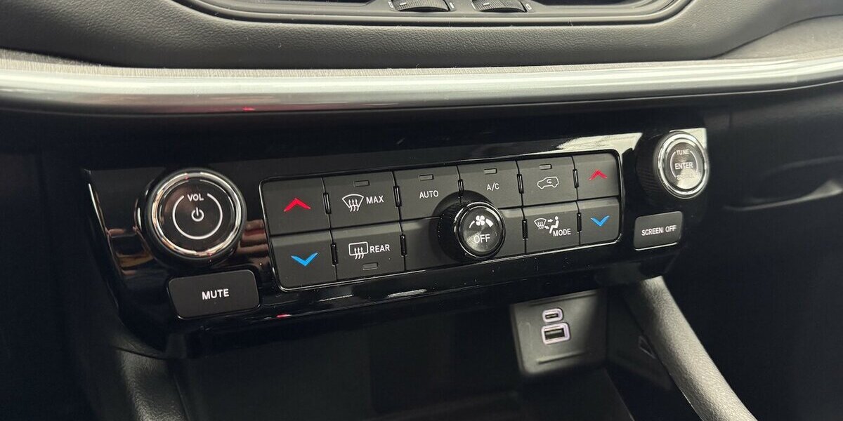 Jeep Compass S Plug-IN Hybrid 4WD 1.Hand Anhängerkplg 43.400 km 25.470 &euro; Lich 35423