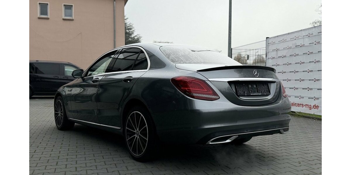 Mercedes-Benz C 220 Designo / AMG / LED / 360° Cam / Allrad 220.000 km 20.990 &euro; Mönchengladbach 41066