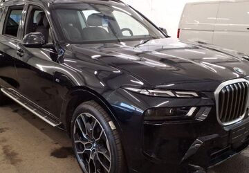 BMW X7 24.758 km 85.650 &euro; Paderborn 33104