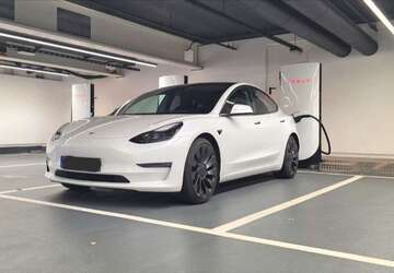 Tesla Model 3 92.000 km 28.990 &euro; Mannheim 68219