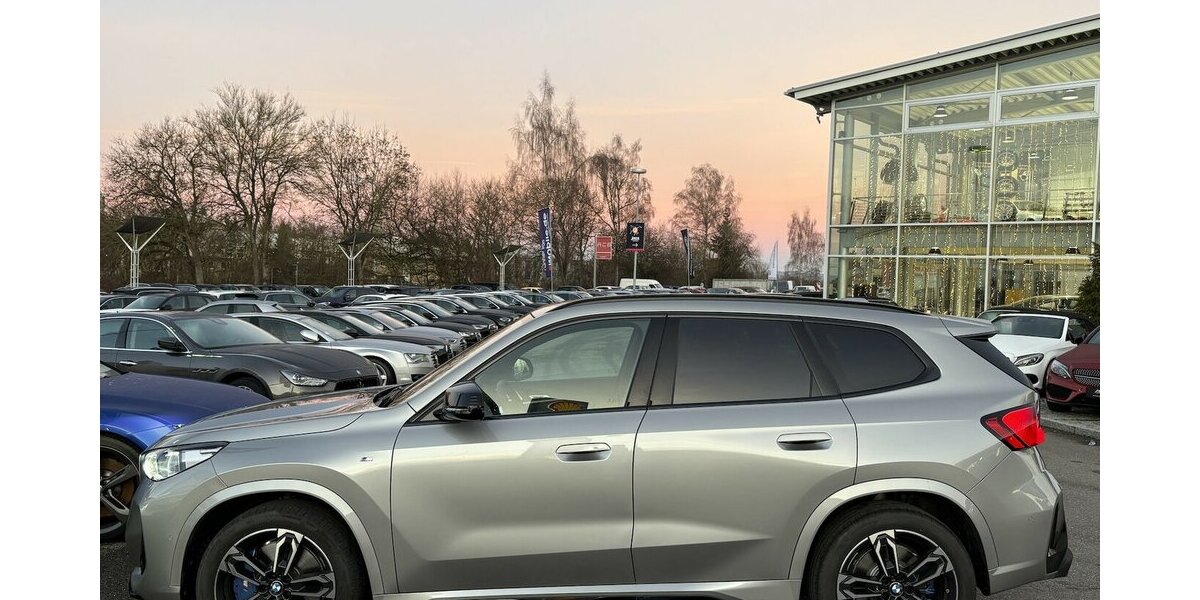 BMW X1 M35i xDrive KEYLE./KAMERA/HARMAN/NAVI/DAB/LED 1.763 km 48.900 &euro; Villingen-Schwenningen 78054