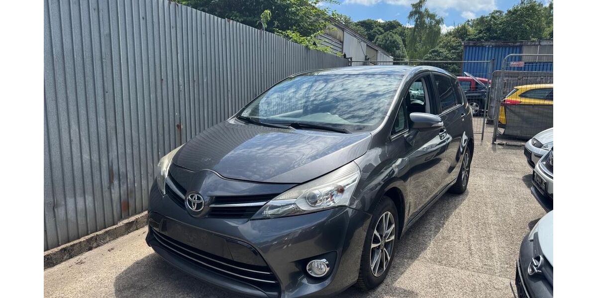 Toyota Verso 189.000 km 6.500 &euro; Essen 45143