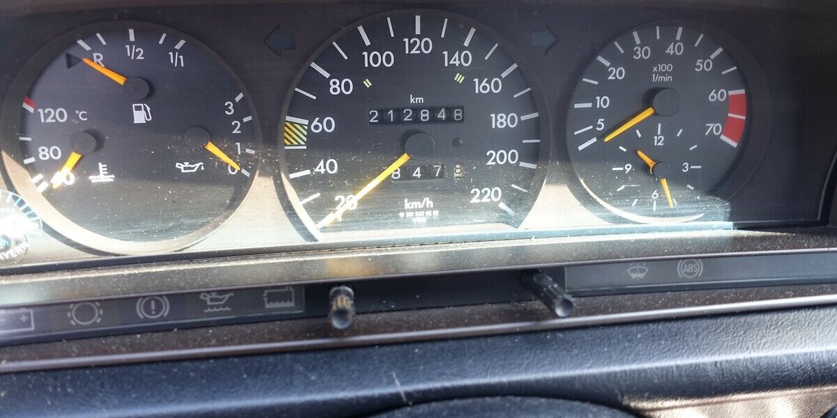 Mercedes-Benz 190 E 2.3 H-Kennz. Oldtimer eSHSD Verschl-t. neu g 212.900 km 7.950 &euro; Neumarkt/OPf 92318